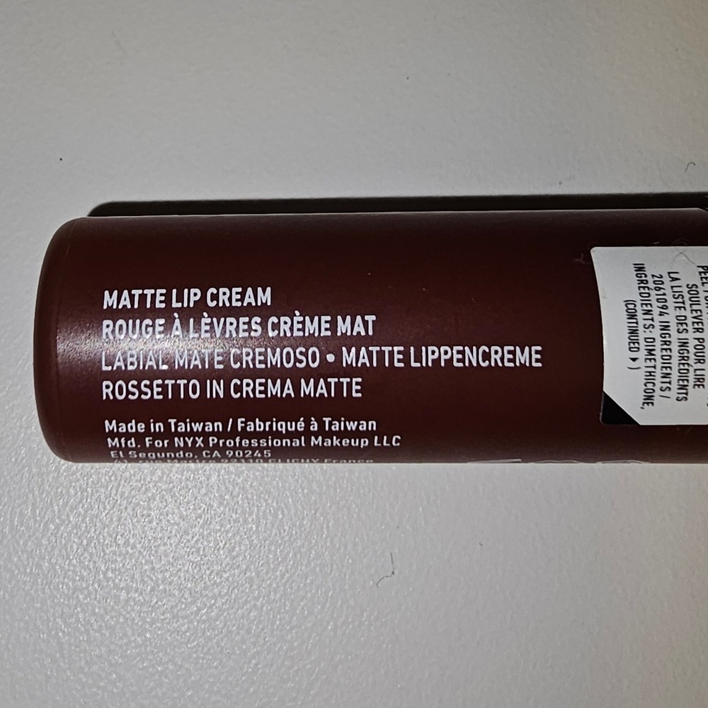 New NYX Smooth Whip Matte Lip Cream Faux Fur Brown Lip Makeup - Picture 3 of 6